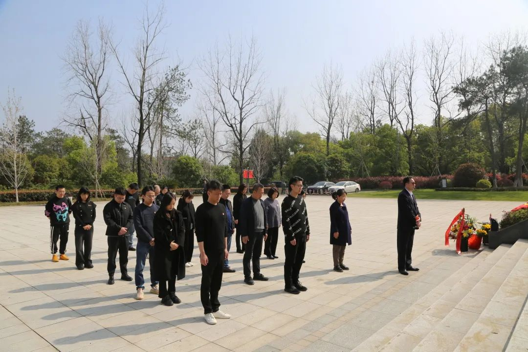 弘揚傳統(tǒng)精神，緬懷革命先烈 | 集團黨總支開展清明祭掃革命先烈活動